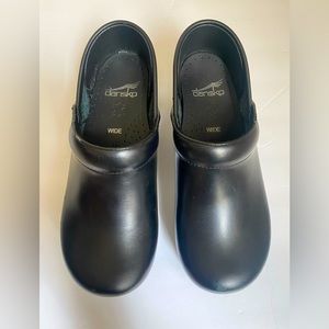 Dansko Clogs Pro Leather Black Cabrio Women’s Size 36 Wide EUC